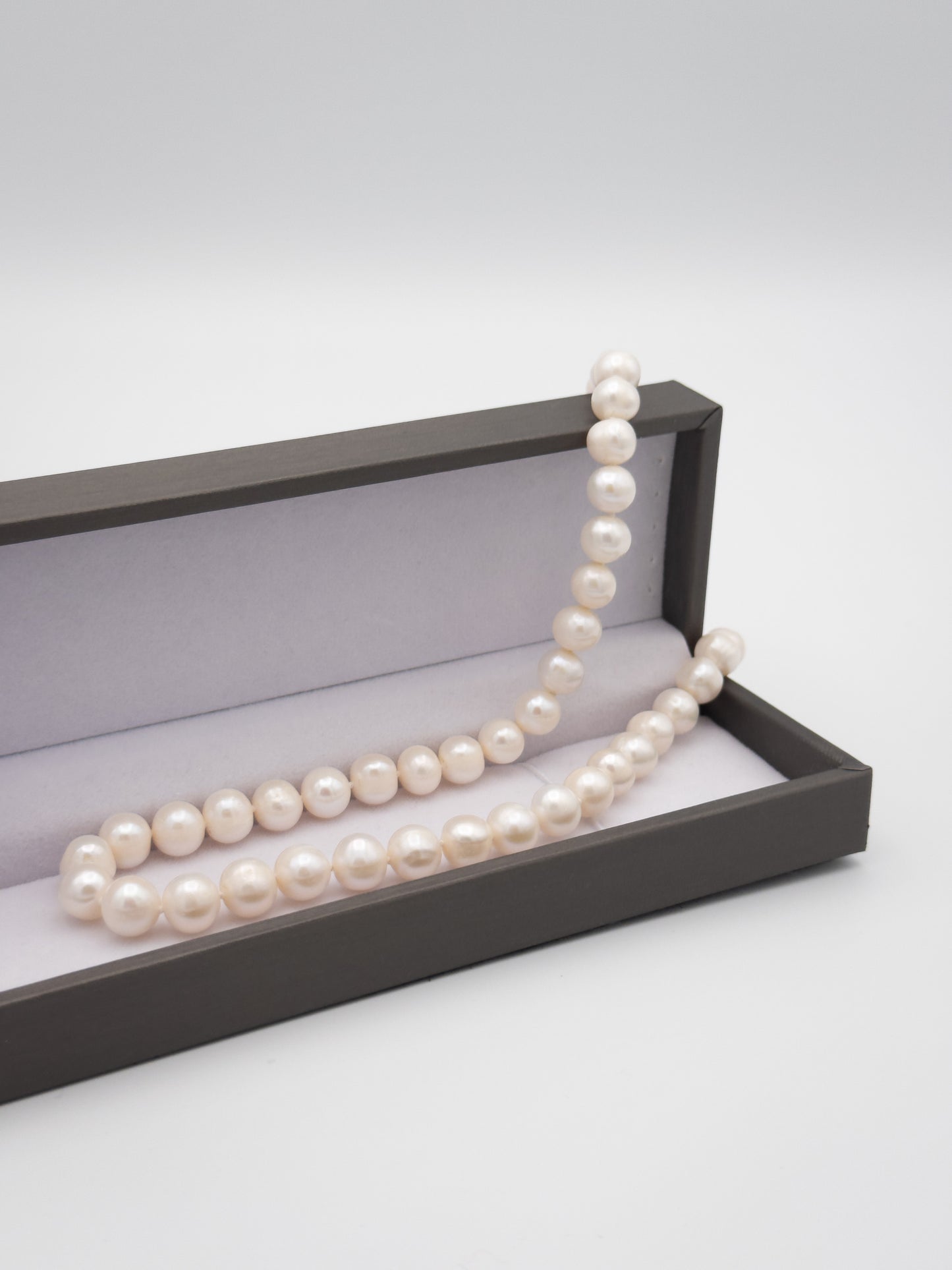 7.5-9mm Round Natural White Pearl Necklace