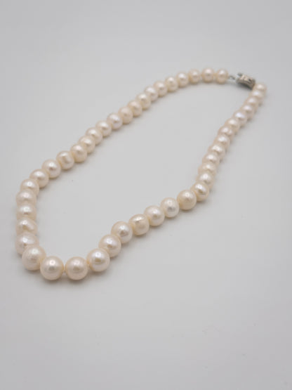 7.5-9mm Round Natural White Pearl Necklace