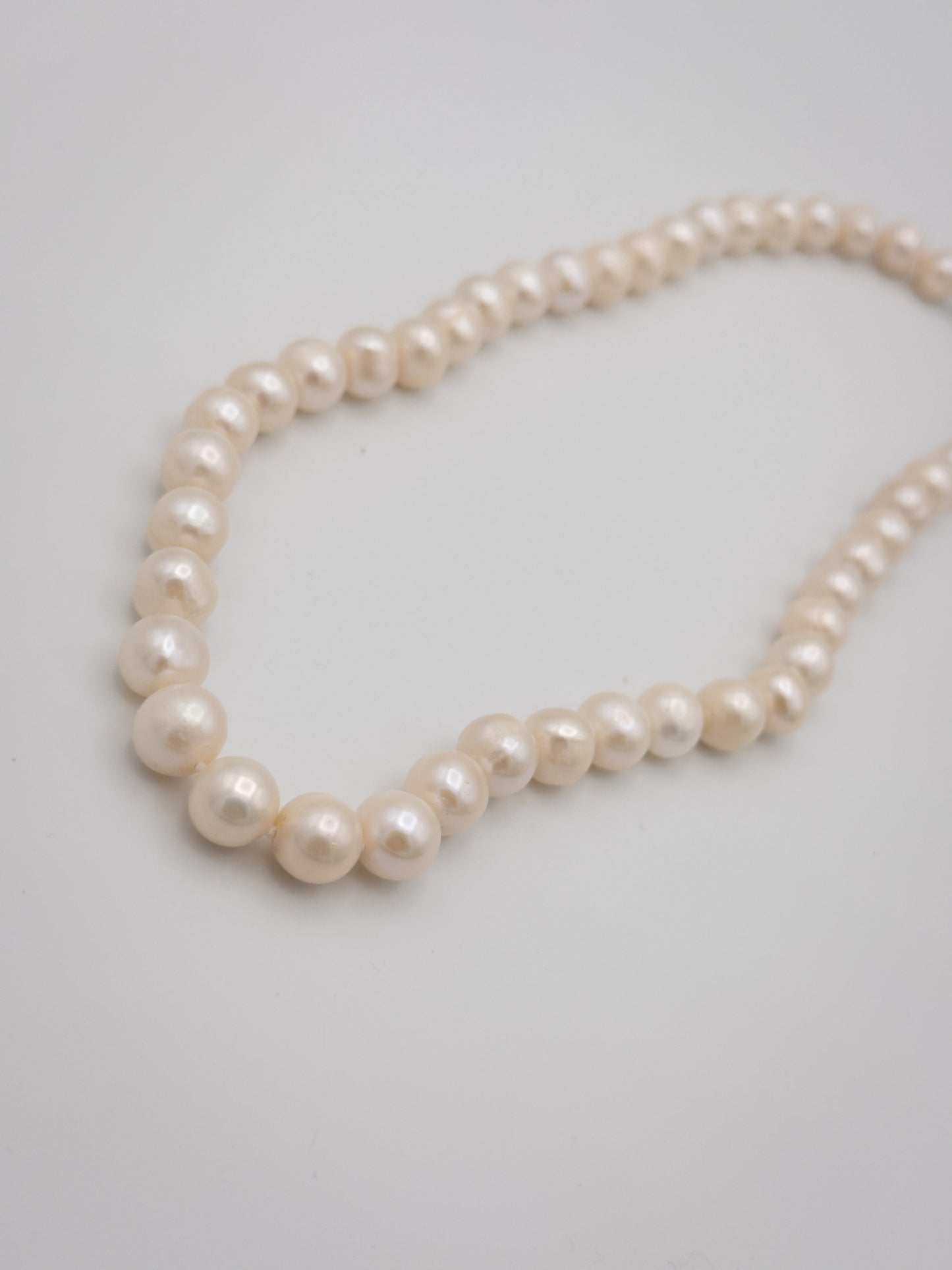 7.5-9mm Round Natural White Pearl Necklace