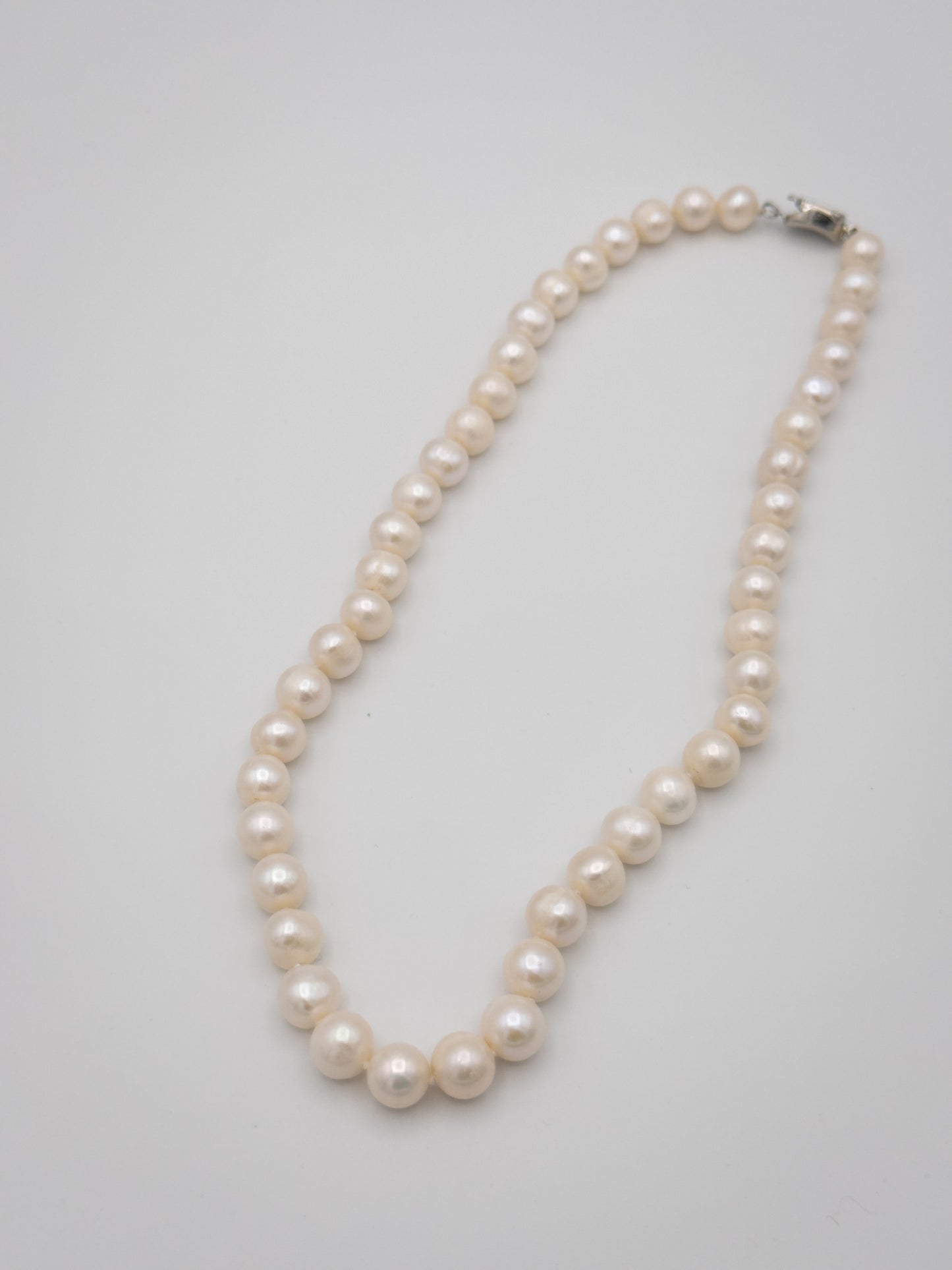 7.5-9mm Round Natural White Pearl Necklace