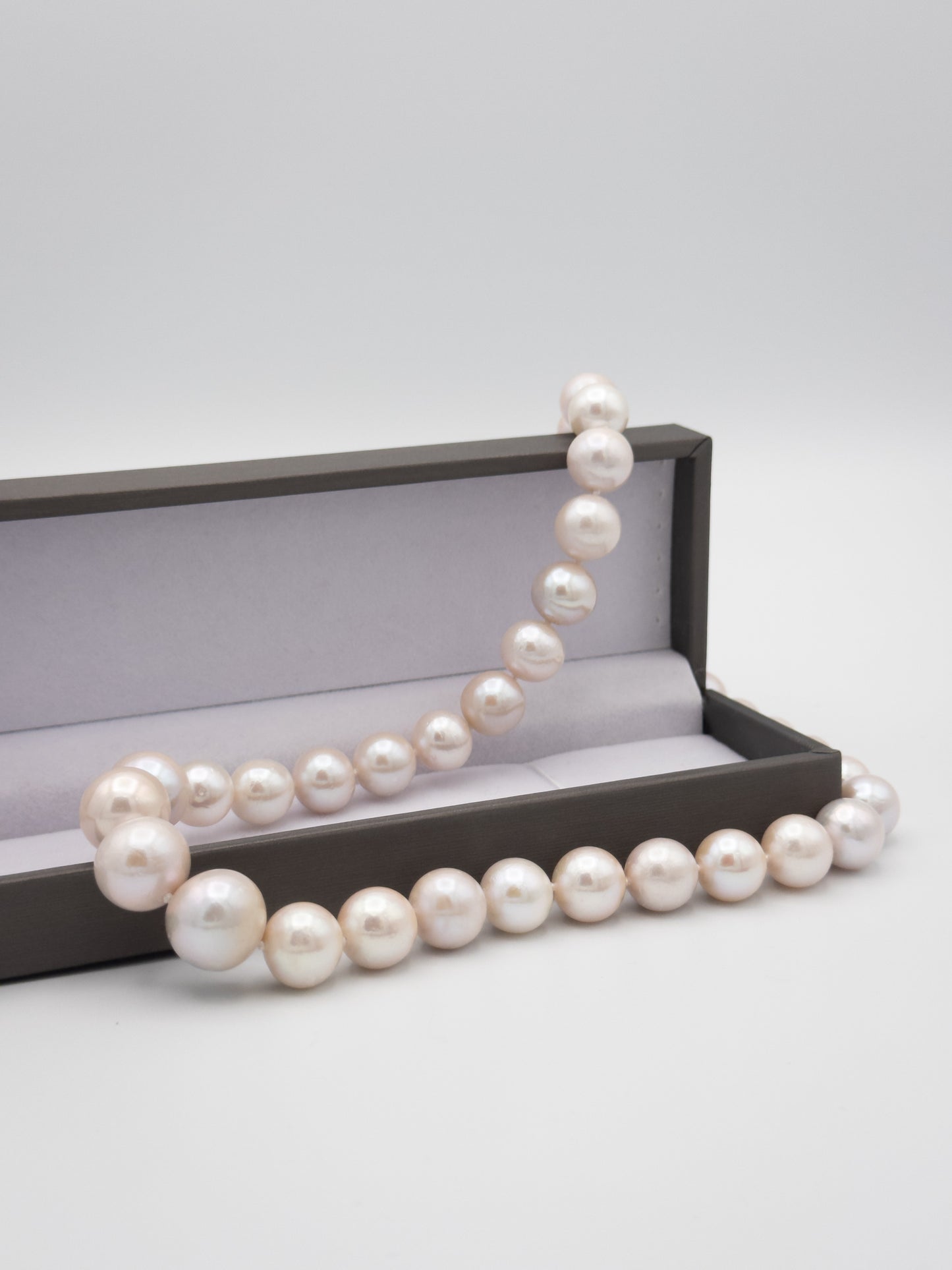 12-15.5mm Round Natural White Pearl Necklace