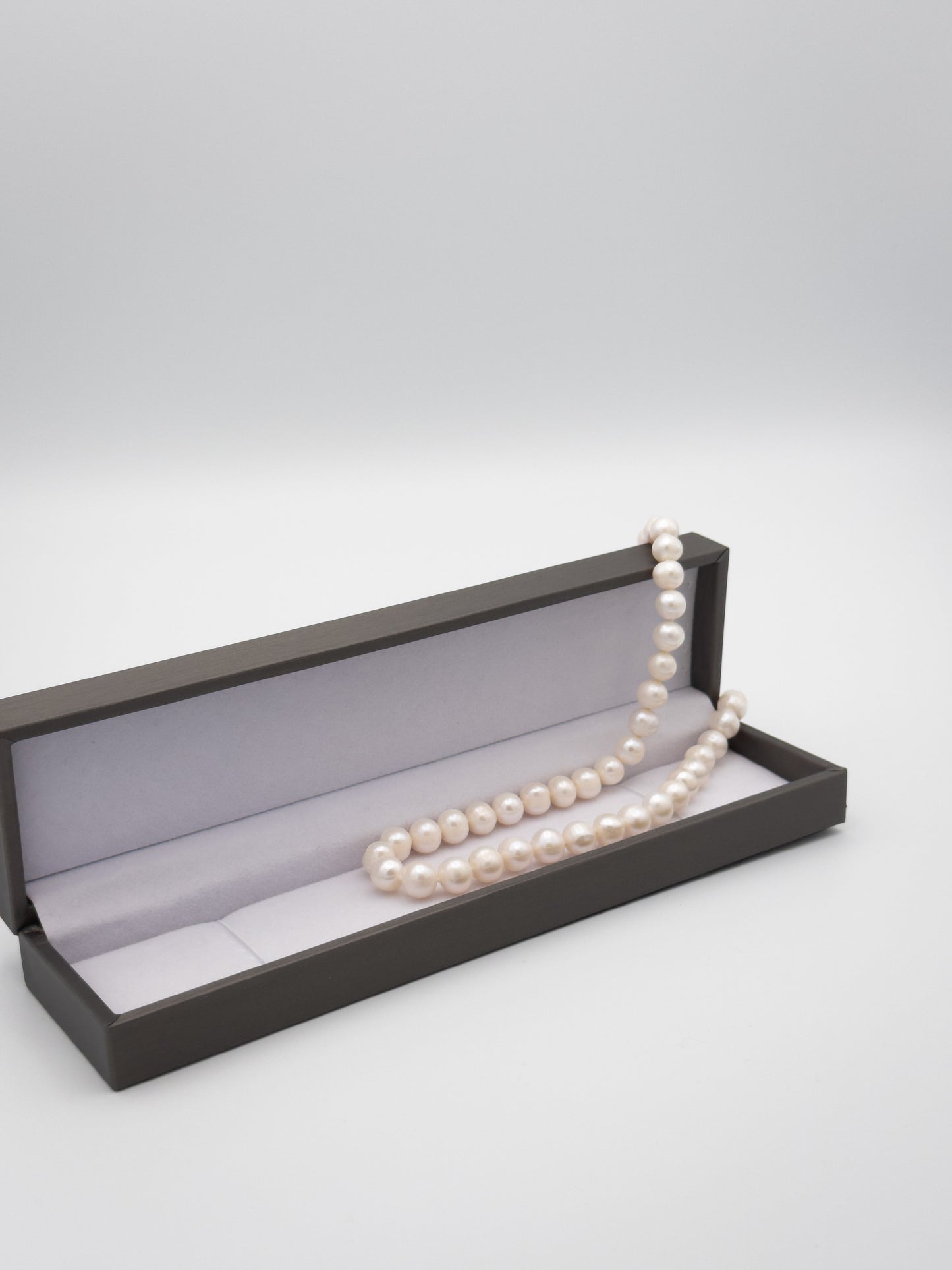 7.5-9mm Round Natural White Pearl Necklace