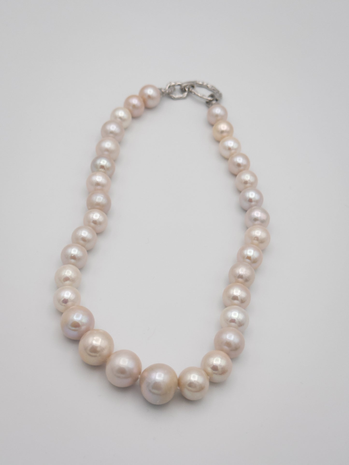 12-15.5mm Round Natural White Pearl Necklace